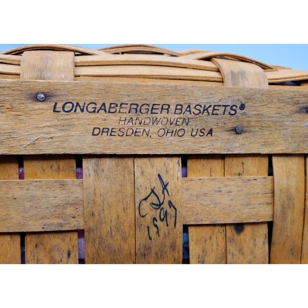 Longaberger Petunia Basket Handwoven Dresden OH Liner Tie-On Signed 1997‎